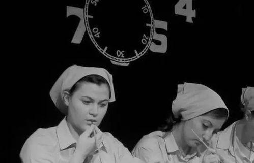 居里吃瓜xyg,居里夫人视角下的“吃瓜群众”现象解析