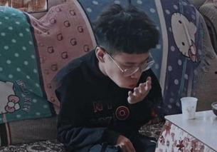 变形计少年吃瓜,揭秘少年吃瓜背后的故事